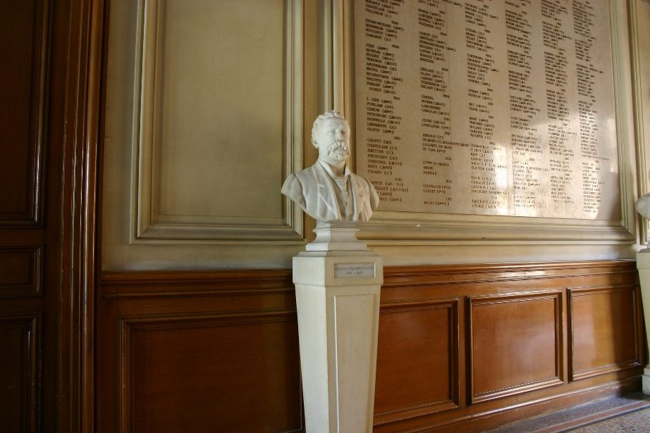 Charles%20Chamberland%27s%20bust%2C%20Institut%20Pasteur%20-%2001.JPG